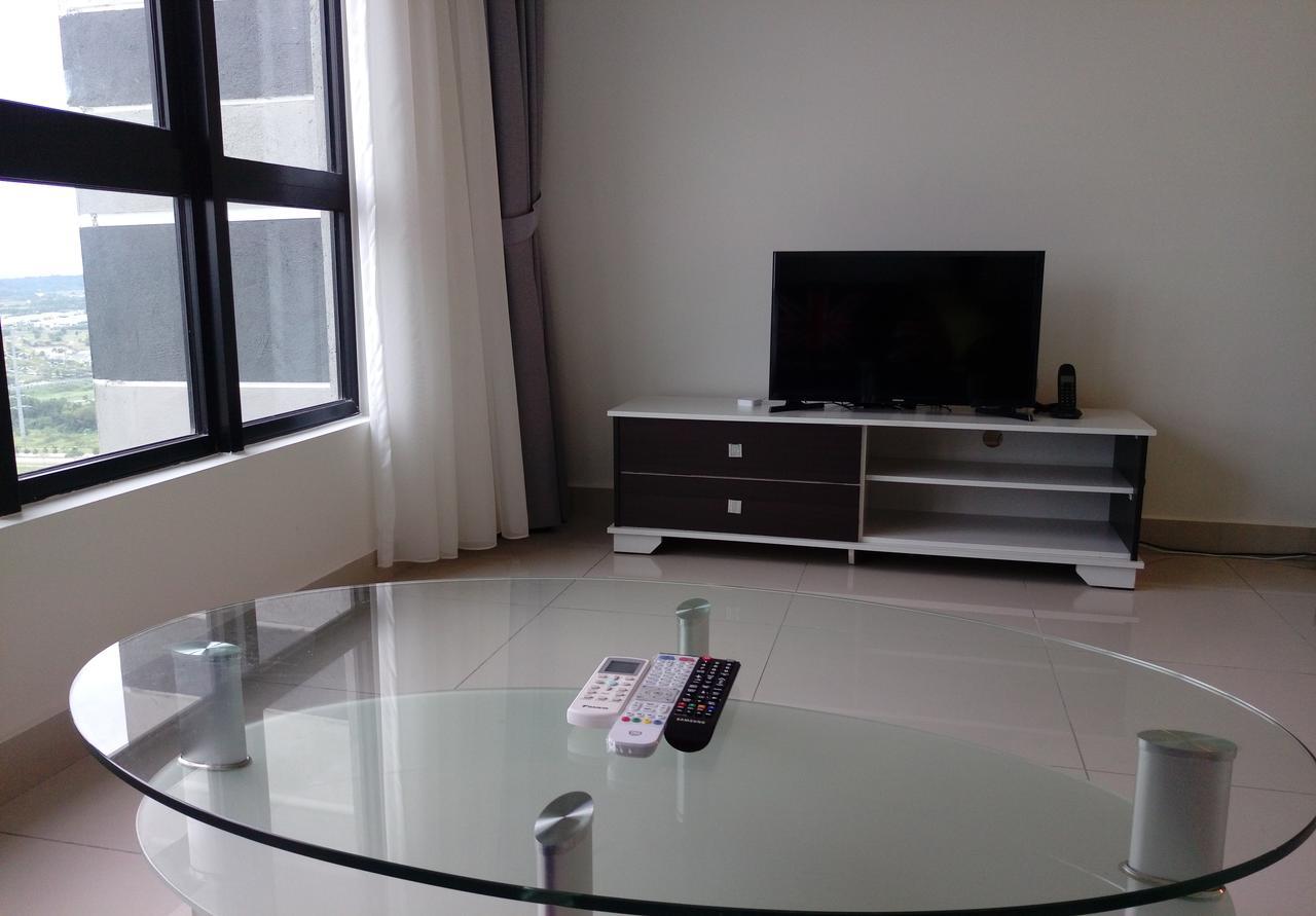 Ashton Meridin Suites نوساجايا المظهر الخارجي الصورة