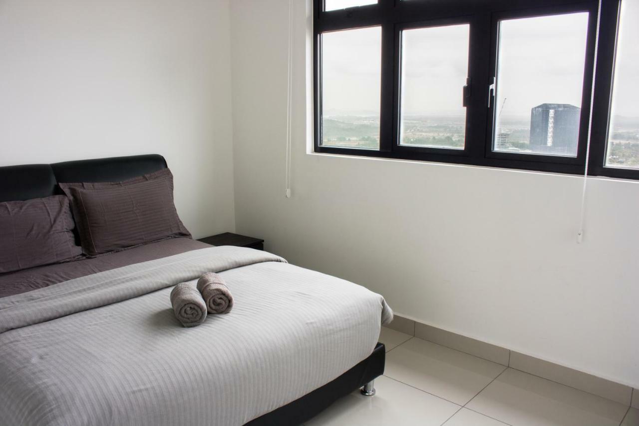 Ashton Meridin Suites نوساجايا المظهر الخارجي الصورة