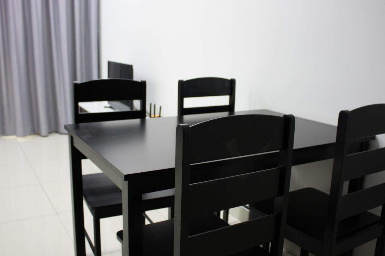 Ashton Meridin Suites نوساجايا المظهر الخارجي الصورة