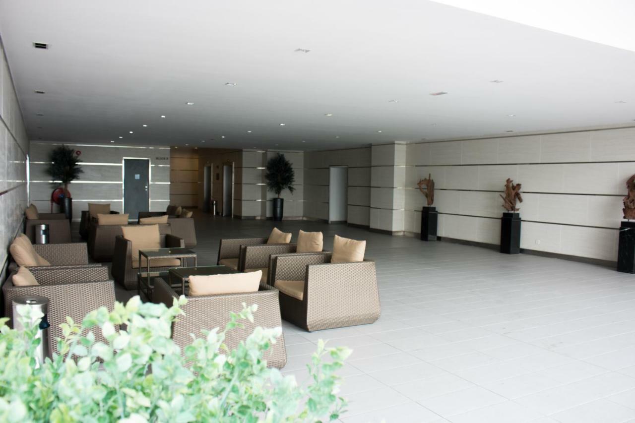 Ashton Meridin Suites نوساجايا المظهر الخارجي الصورة
